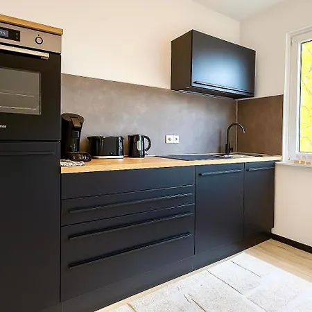 In Ruhiger Lage Mit Balkon *